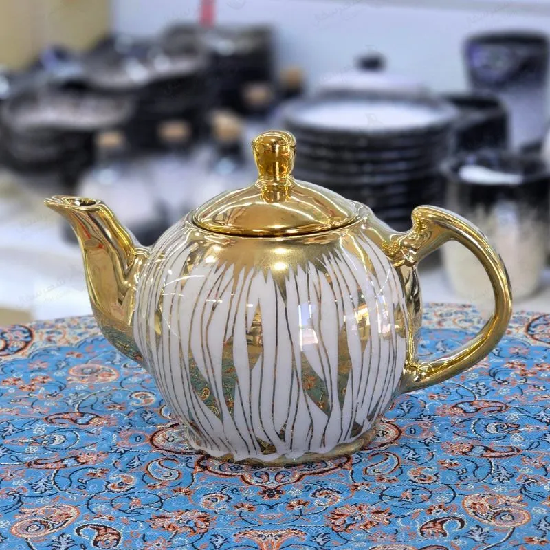 قوری چینی سفید طلایی
